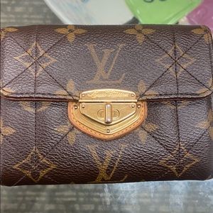 Loui Vuitton